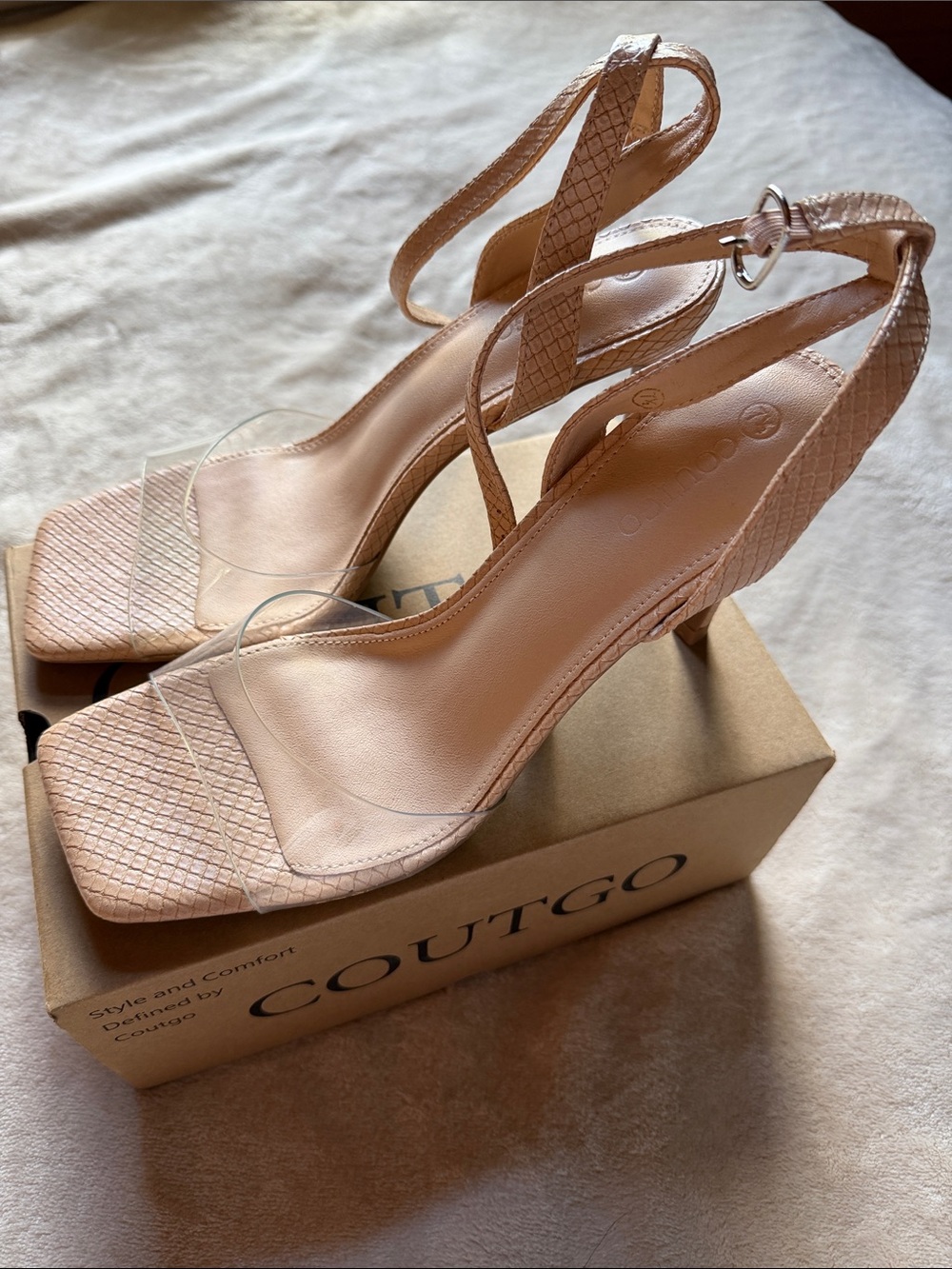 COUTGO Strappy Heels in Pink Like New